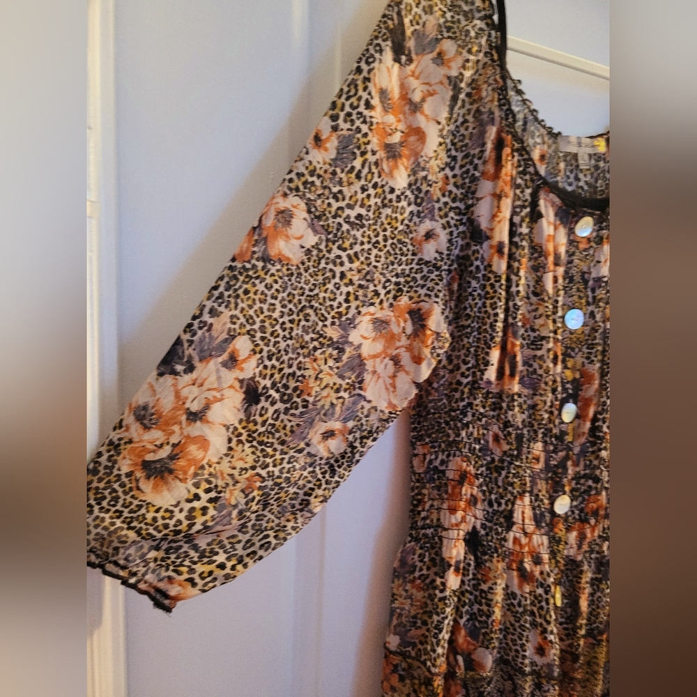 Chic Floral Button-Down Maxi Dress - Picture 3 of 8